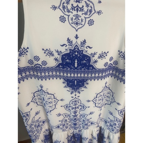 NWT Lovers + Friends Blue White Mini Dress Pockets Medium - Picture 9 of 10